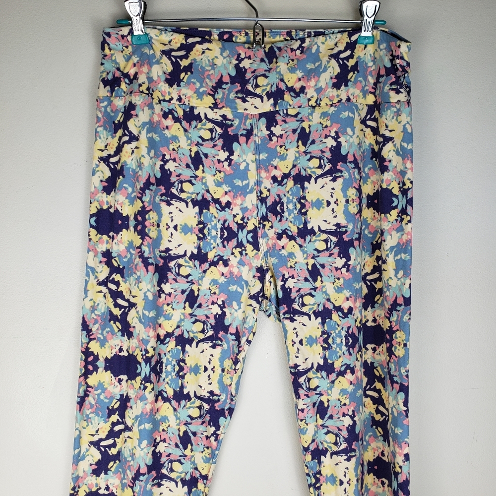 LulaRoe Tall Curvy Leggings